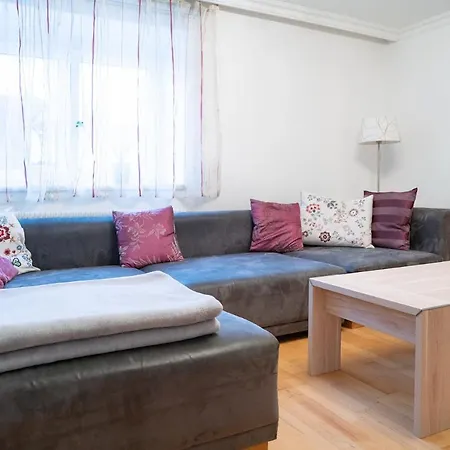 Livia Apartment *